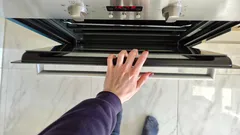 Porque é que as donas de casa experientes deixam o forno aberto depois de cozinharem: truque para poupar